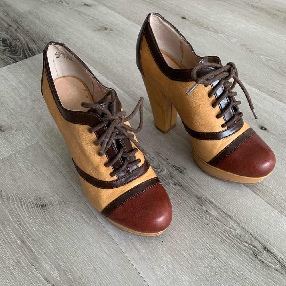 Hinge Retro Style Platform Block Heels, Size 6